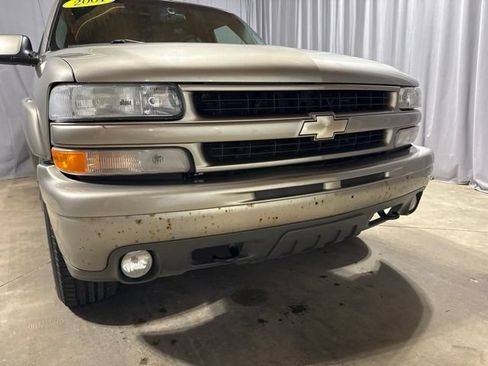 Used 2001 Chevrolet Suburban LS AWD/4WD image 16