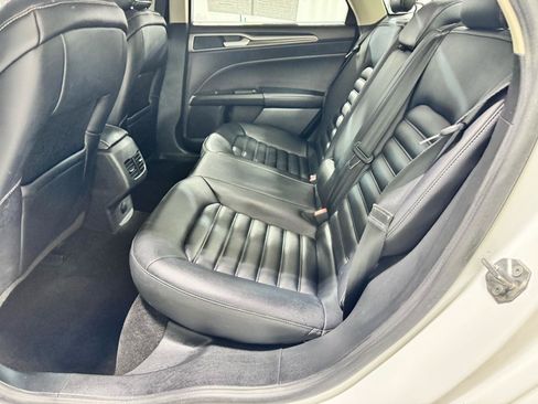 Used 2019 Ford Fusion SEL FWD image 25