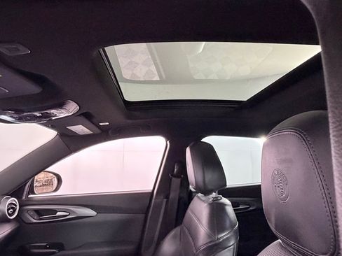 Used 2024 Alfa Romeo Tonale Veloce w/ Premium Interior Package image 25