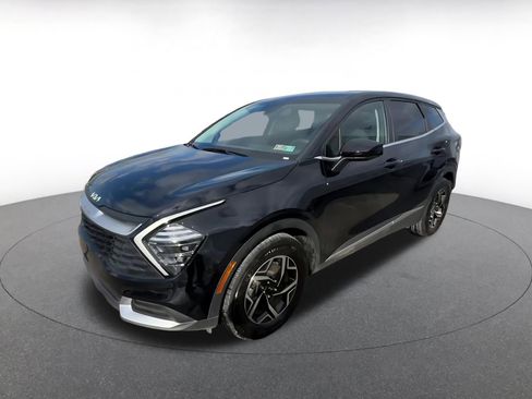 Used 2025 Kia Sportage LX image 7