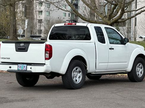 Used 2020 Nissan Frontier S image 2