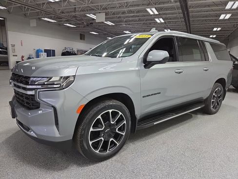Used 2023 Chevrolet Suburban LS image 3