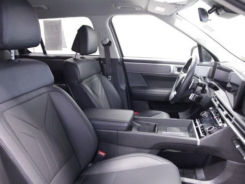 Used 2025 Hyundai Santa Fe SEL image 12