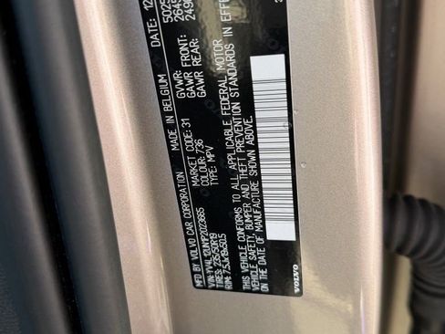 Certified 2023 Volvo XC40 B5 Plus w/ Protection Package Premier image 35