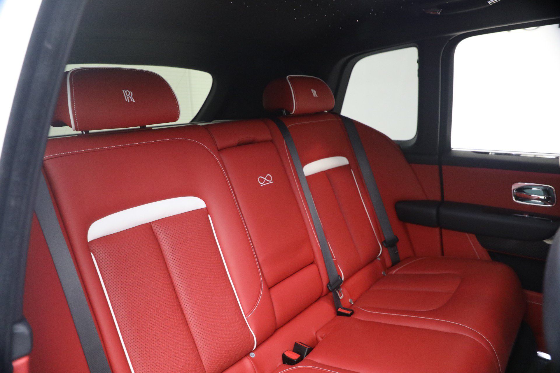 Certified 2021 Rolls-Royce Cullinan Black Badge AWD/4WD image 24