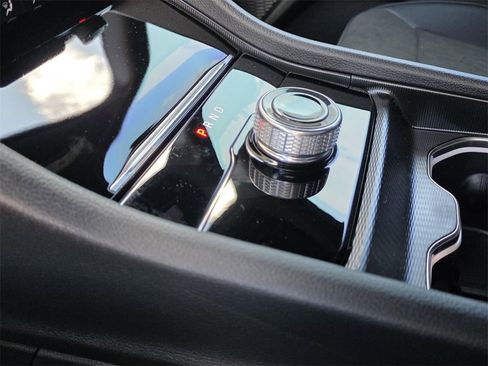 New 2025 Jeep Grand Cherokee Altitude image 23