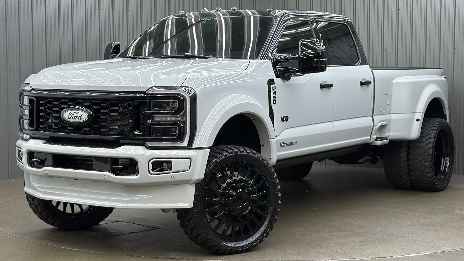 Used 2026 Ford F450 Platinum w/ Platinum Plus Package AWD/4WD image 1