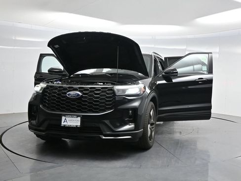 Used 2025 Ford Explorer ST-Line w/ Premium Package AWD/4WD image 40