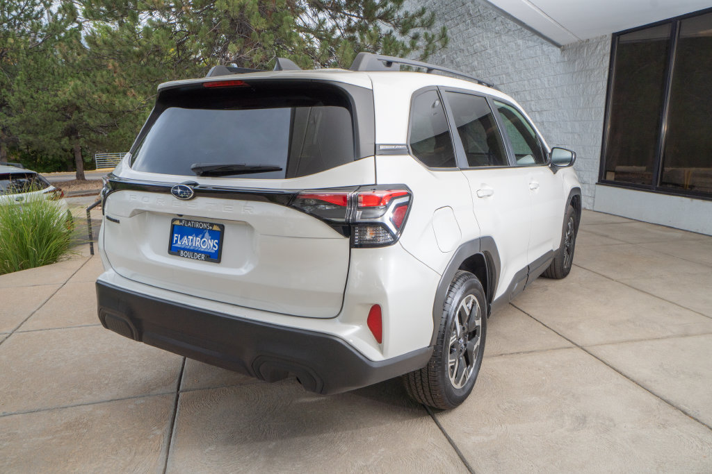 Certified 2025 Subaru Forester Premium AWD/4WD image 6