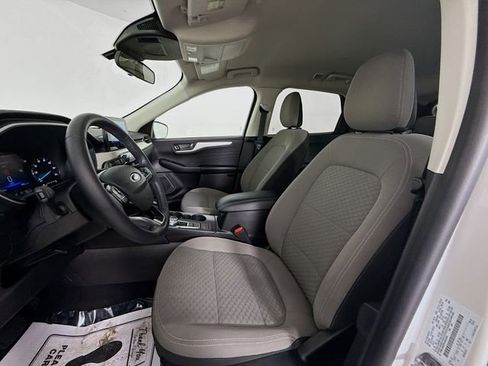 Certified 2022 Ford Escape SE w/ SE Sport Appearance Package image 21