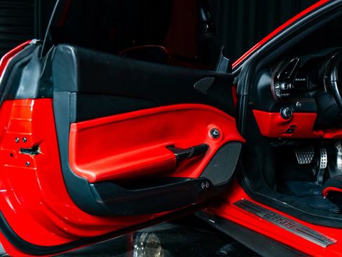Used 2016 Ferrari 488 GTB RWD image 13