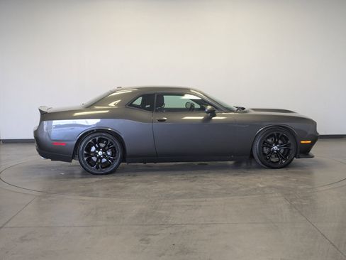 Used 2020 Dodge Challenger R/T image 9