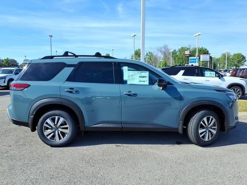 New 2026 Nissan Pathfinder SL FWD image 2