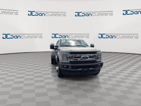 Used 2017 Ford F350 King Ranch w/ King Ranch Ultimate Package AWD/4WD image 3