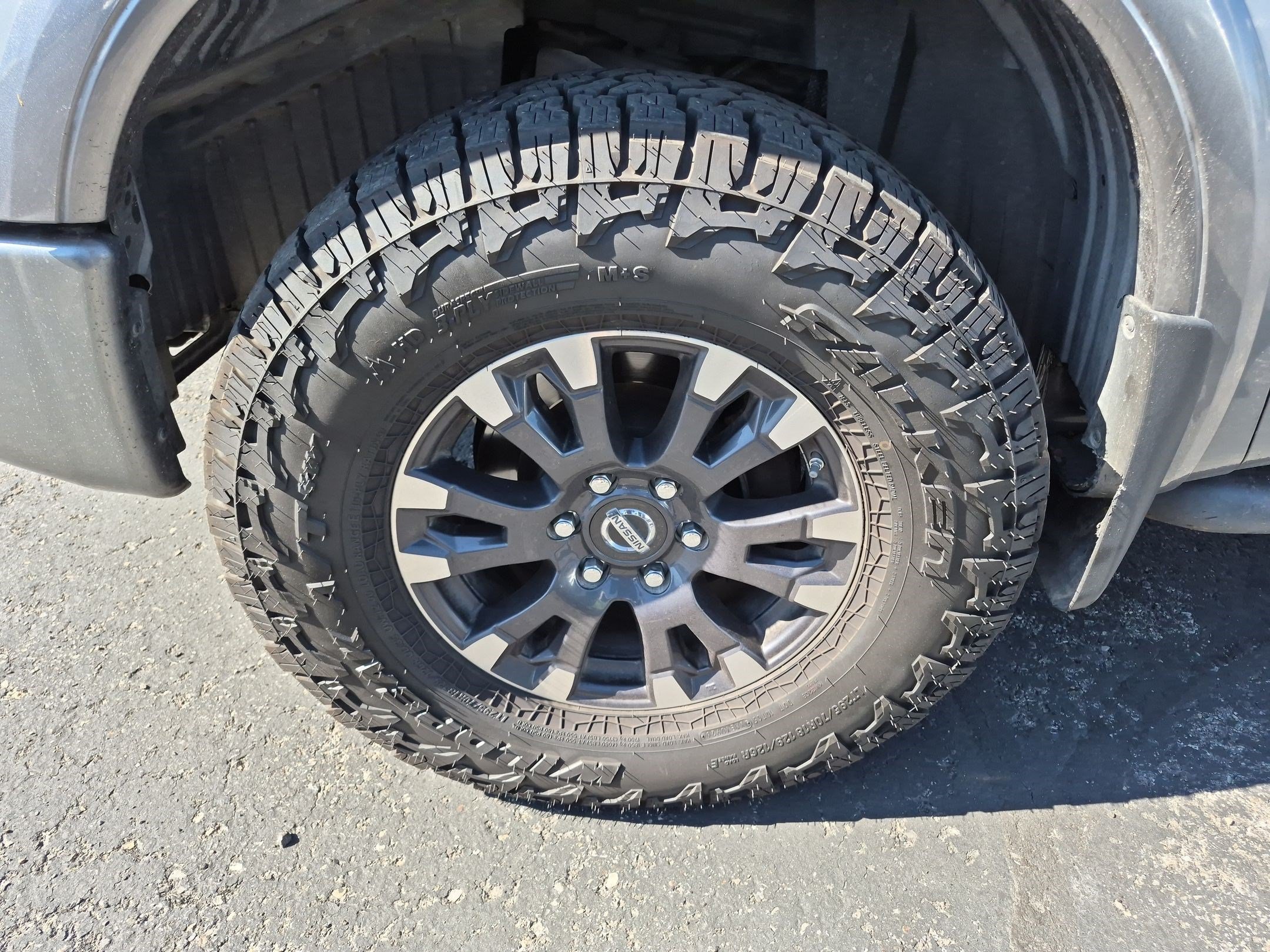 Used 2017 Nissan Titan PRO-4X AWD/4WD image 13