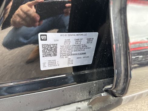 Used 2025 GMC Acadia Elevation image 38