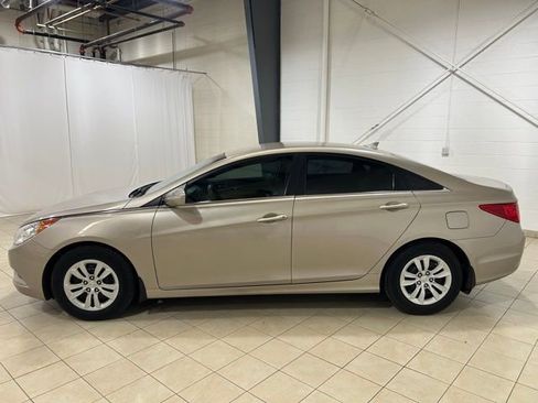 Used 2011 Hyundai Sonata GLS image 2