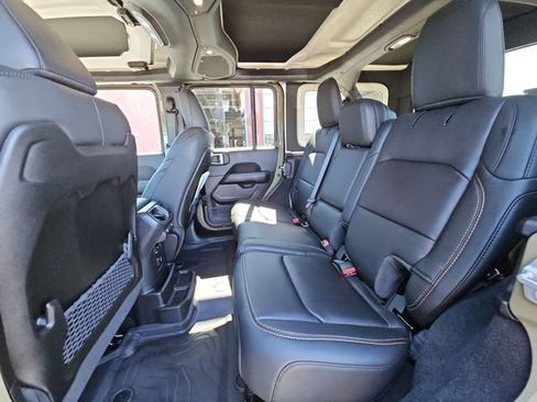 Used 2025 Jeep Wrangler Unlimited Rubicon 392 AWD/4WD image 27