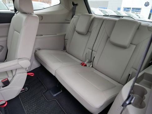 Used 2019 Volkswagen Atlas SE w/ Towing Package image 17