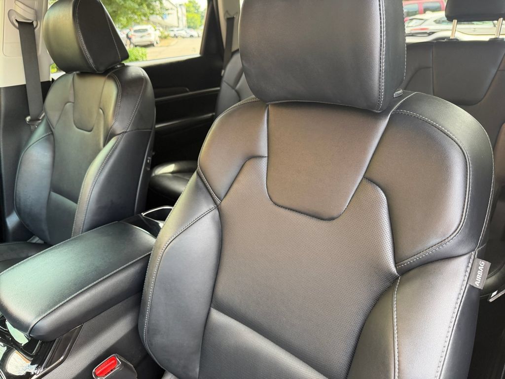 Used 2023 Kia Telluride S FWD image 13