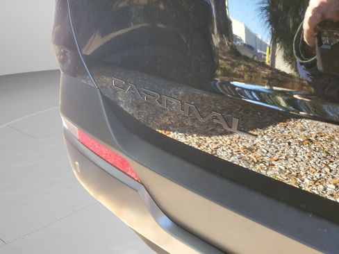 New 2026 Kia Carnival SX w/ SX Dark Edition Package image 32