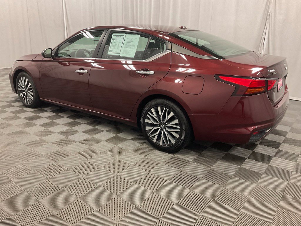 Used 2024 Nissan Altima 2.5 SV FWD image 8
