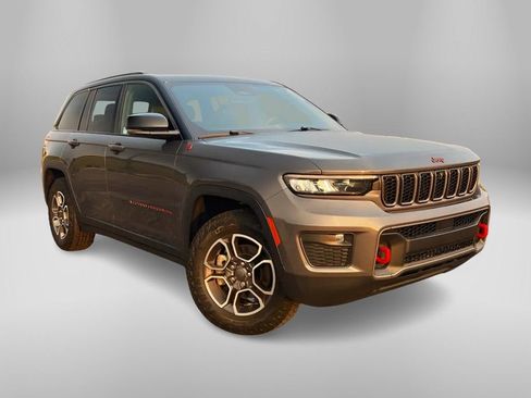 Used 2022 Jeep Grand Cherokee Trailhawk image 6