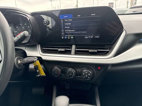 Used 2025 Chevrolet Trax LS image 22