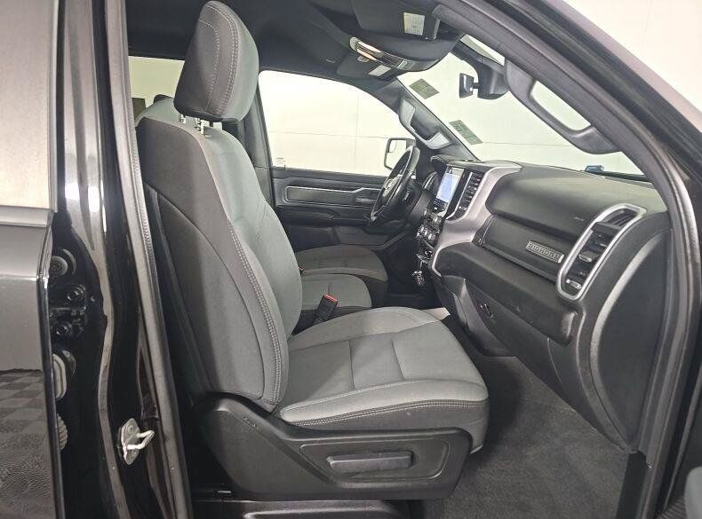 Used 2022 RAM 1500 Big Horn AWD/4WD image 10