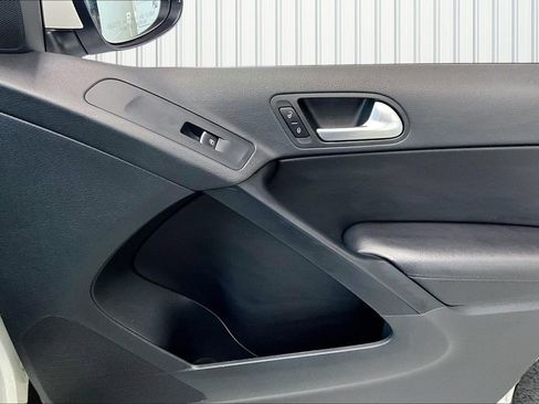 Used 2017 Volkswagen Tiguan Wolfsburg Edition image 30