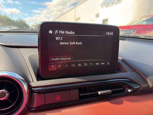 Used 2019 MAZDA MX-5 Miata RF Grand Touring image 10