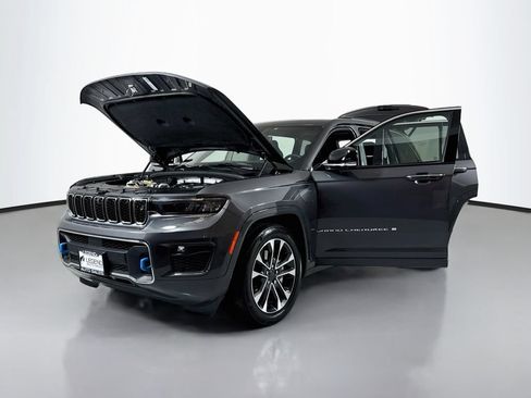 Used 2023 Jeep Grand Cherokee Overland w/ Advanced Protech Group III AWD/4WD image 25