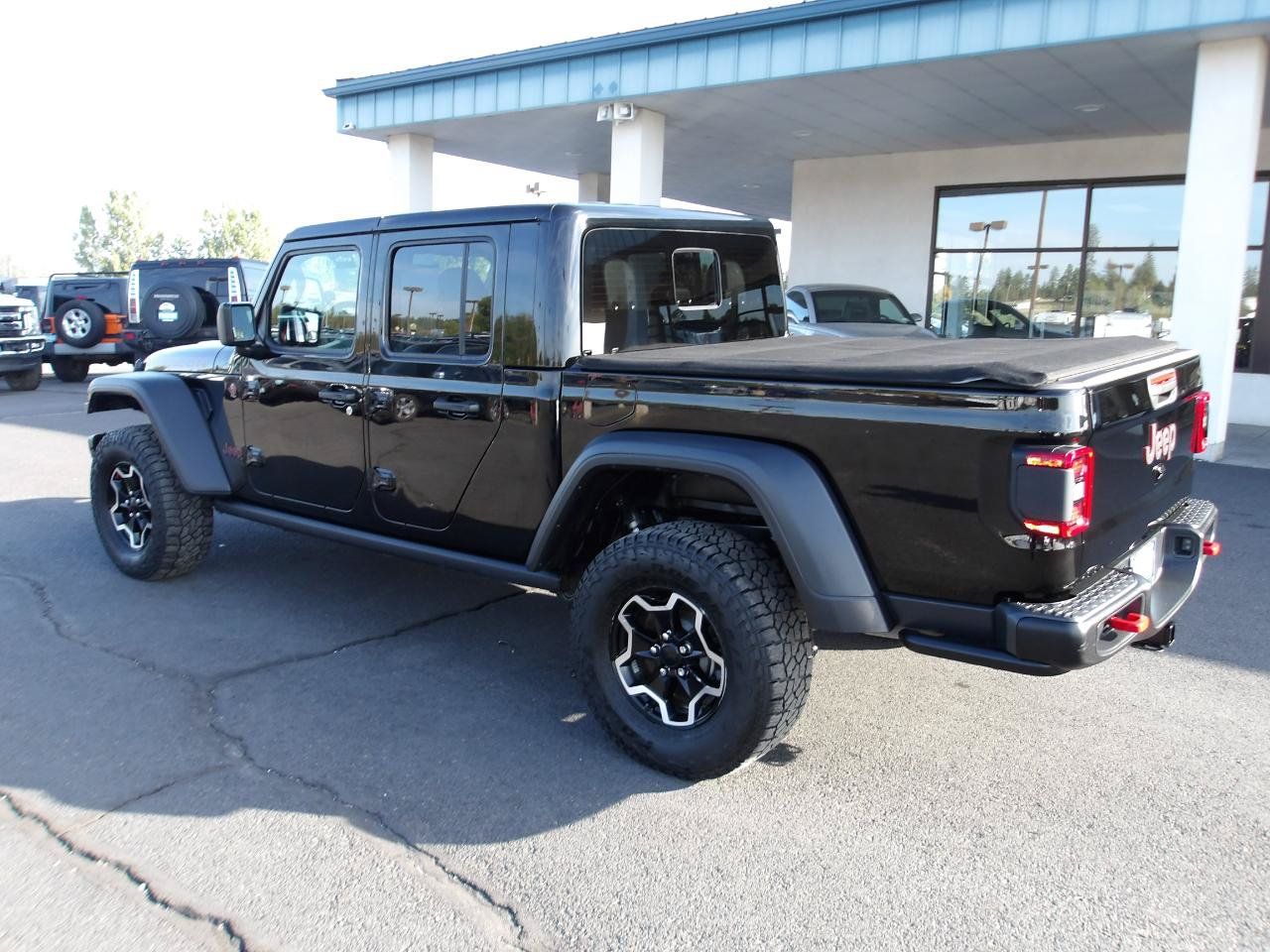 Used 2022 Jeep Gladiator Rubicon w/ LED Lighting Group AWD/4WD image 3