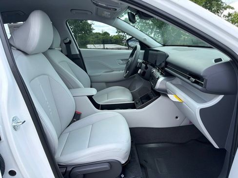 New 2026 Hyundai Kona SEL Premium FWD image 9