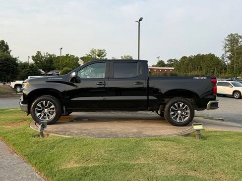 Used 2023 Chevrolet Silverado 1500 LT AWD/4WD image 4