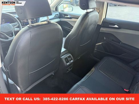 Used 2022 Volkswagen Taos SE image 31