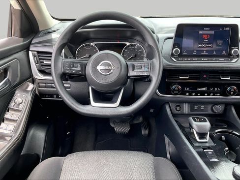 Used 2024 Nissan Rogue SV AWD/4WD image 4