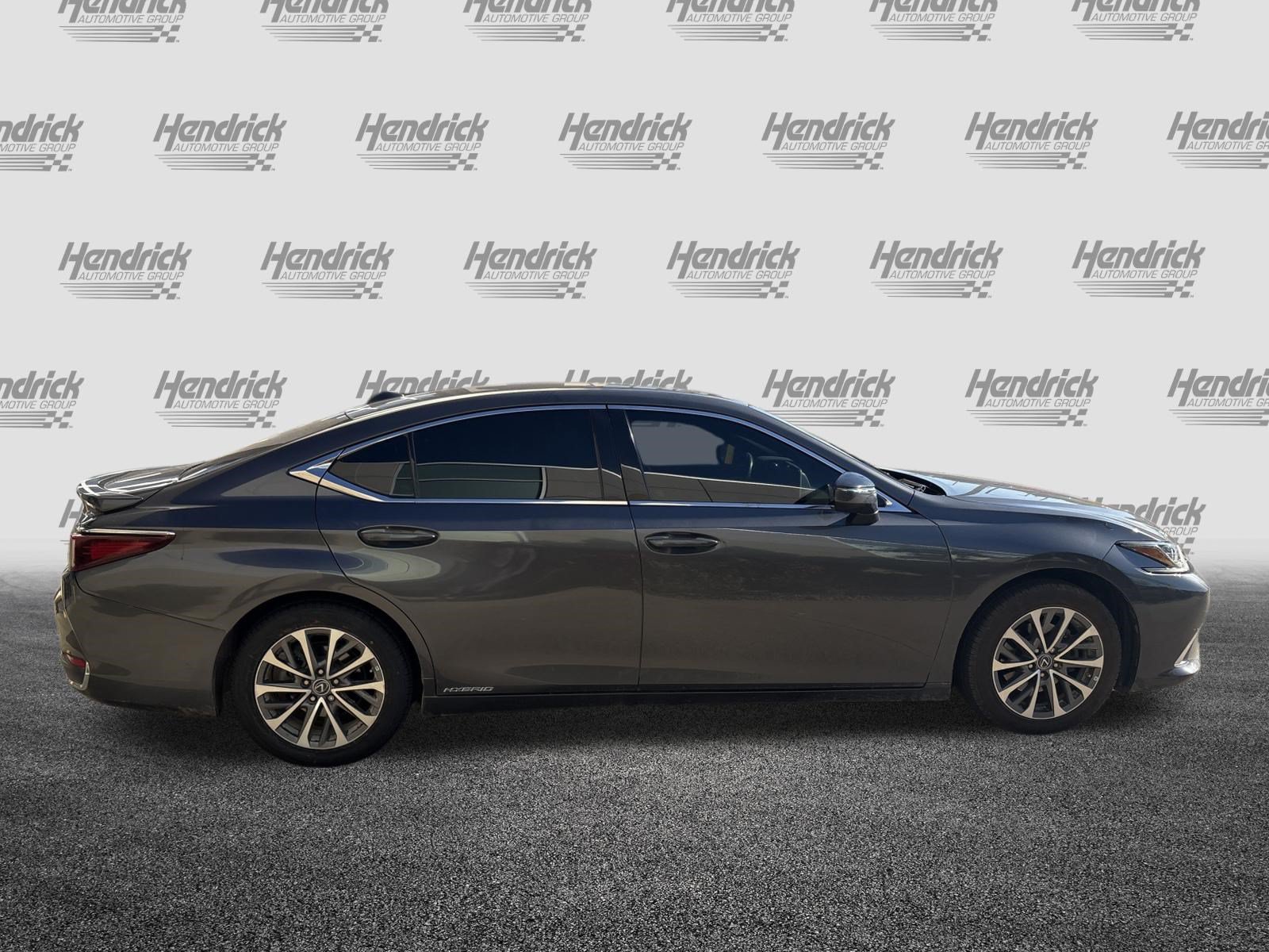 Used 2022 Lexus ES 300h FWD image 11