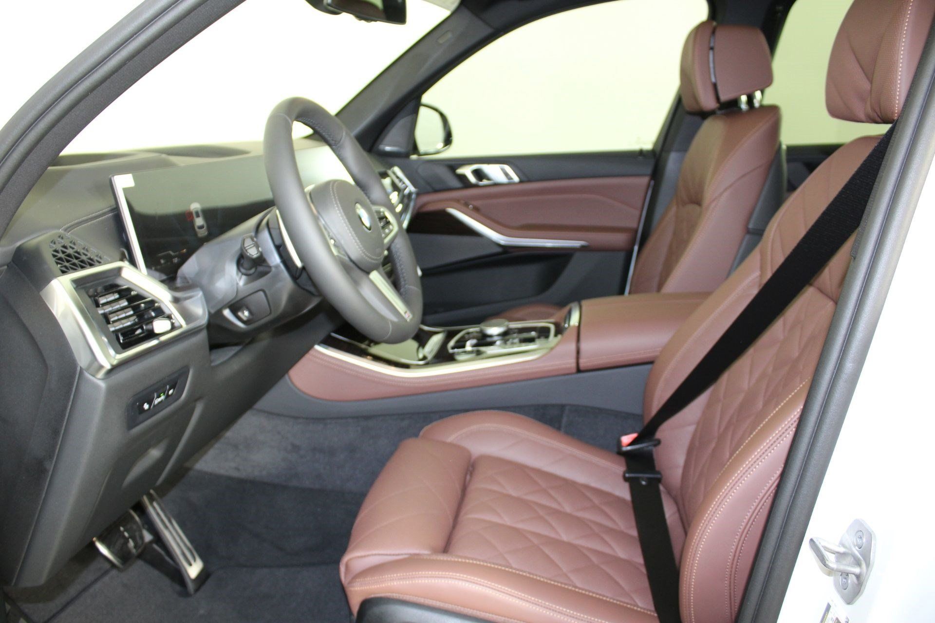 Used 2026 BMW X5 xDrive40i w/ M Sport Package AWD/4WD image 25