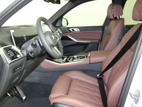 Used 2026 BMW X5 xDrive40i w/ M Sport Package image 25