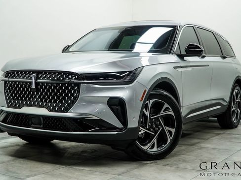 Used 2024 Lincoln Nautilus Premier w/ Equipment Group 102A image 1