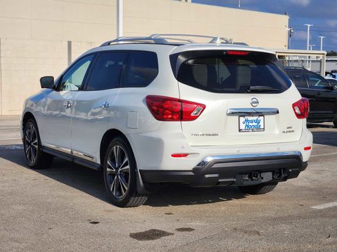 Used 2020 Nissan Pathfinder Platinum image 5