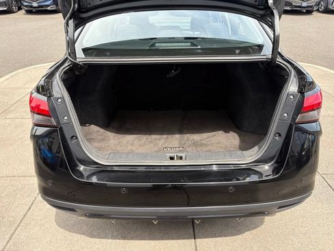 Used 2024 Nissan Versa SR FWD image 28