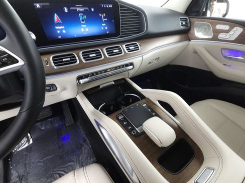 Used 2025 Mercedes-Benz GLE 450e 4MATIC image 15