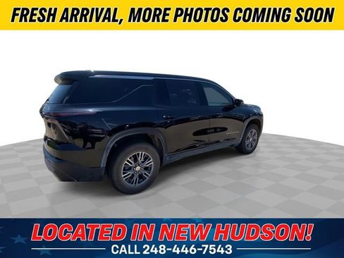 Used 2024 Chevrolet Traverse LS AWD/4WD image 2