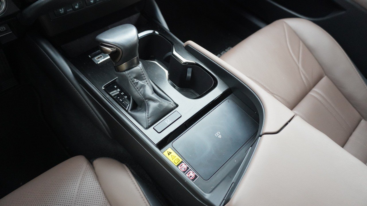 Used 2024 Lexus ES 350 Ultra Luxury w/ Accessory Package (Z2) FWD image 14