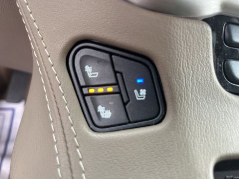 Used 2018 GMC Yukon SLT image 21