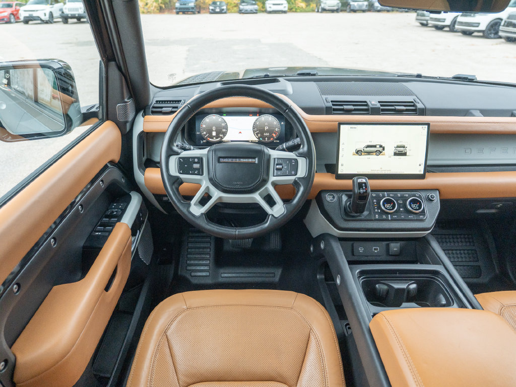 Used 2024 Land Rover Defender 110 SE AWD/4WD image 13