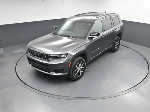 Used 2024 Jeep Grand Cherokee L Limited image 33