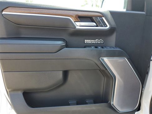 Used 2023 Chevrolet Silverado 1500 High Country image 17